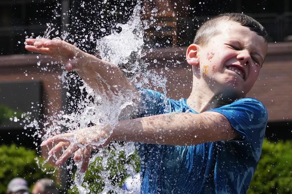 En alerta 70 millones de personas por calor extremo en EU