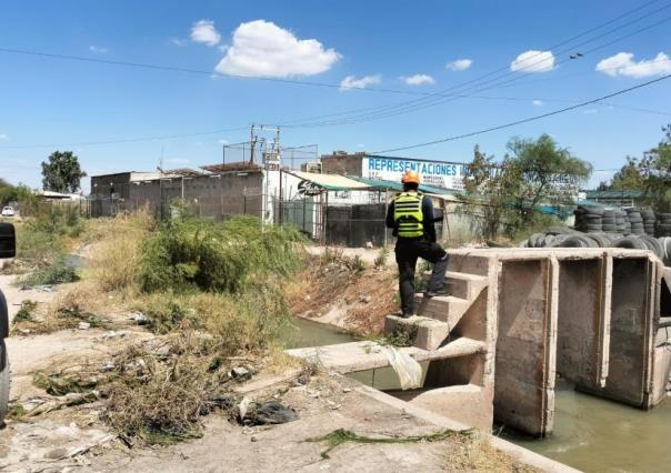 Advierte Protección Civil en Torreón de riesgos de nadar en canales de riego