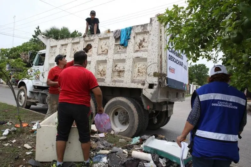 La Secretaría de Salud de Yucatán informó sobre su campaña de descacharrización que se realizará el 22 y 23 de junio contra el mosco transmisor del dengue.- Foto de la SSY