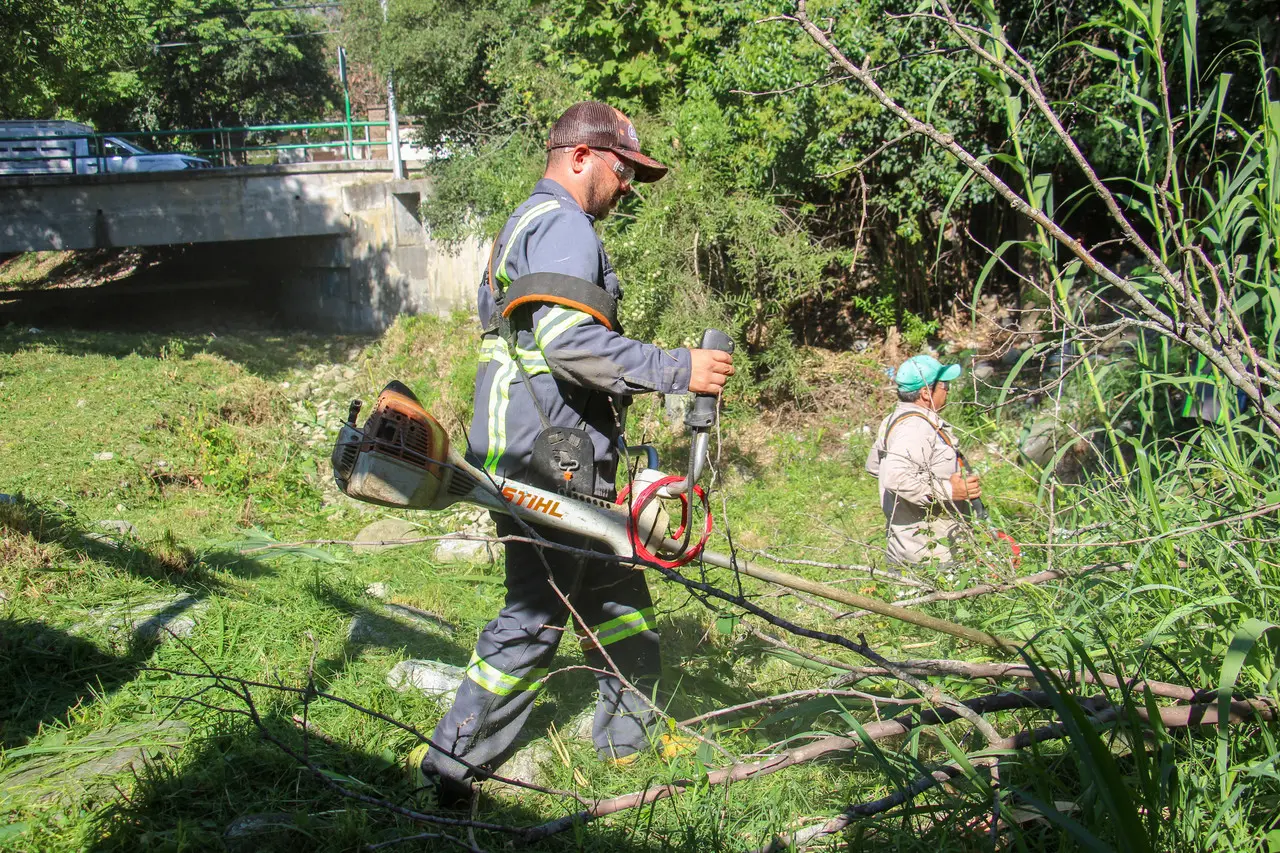 Trabajos de desazolve por parte del personal de Servicios Públicos. Foto: Gobierno de Santiago