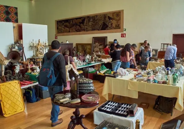 Rompe tu alcancía y ve a la Feria de Antigüedades de la Lagunilla en Los Pinos