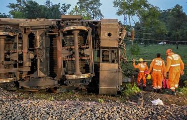 Choque de trenes deja al menos ocho muertos en la India