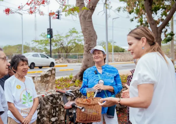 Cecilia Patrón y vecinos de La Huerta inician Cruzada Forestal 2024 en Mérida.