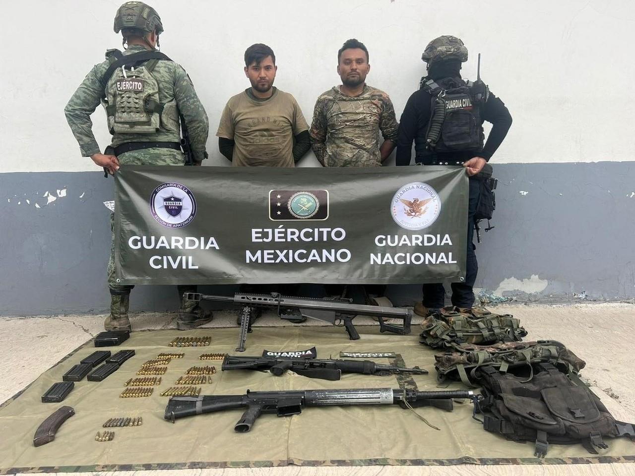 Elementos de la Sedena, tras haber detenido a los dos hombres colombianos. Foto: X @OscuraColombia