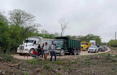 Habitantes de Hunxectamán bloquean una vía ante la falta de electricidad