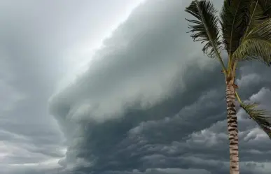 Ciclón Tropical Uno ya arrasa Quintana Roo; así se ve el cielo tras su llegada