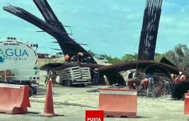 Columnas del puente del Tren Maya colapsan por lluvias en Chetumal