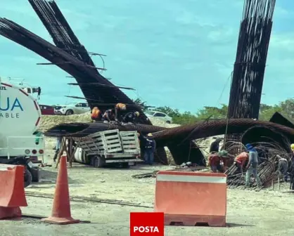 Columnas del puente del Tren Maya colapsan por lluvias en Chetumal