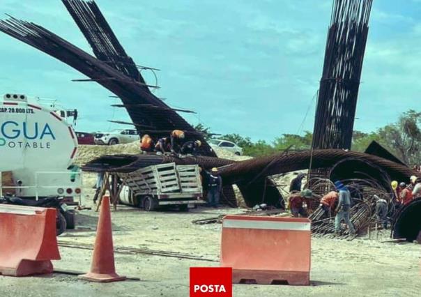 Columnas del puente del Tren Maya colapsan por lluvias en Chetumal