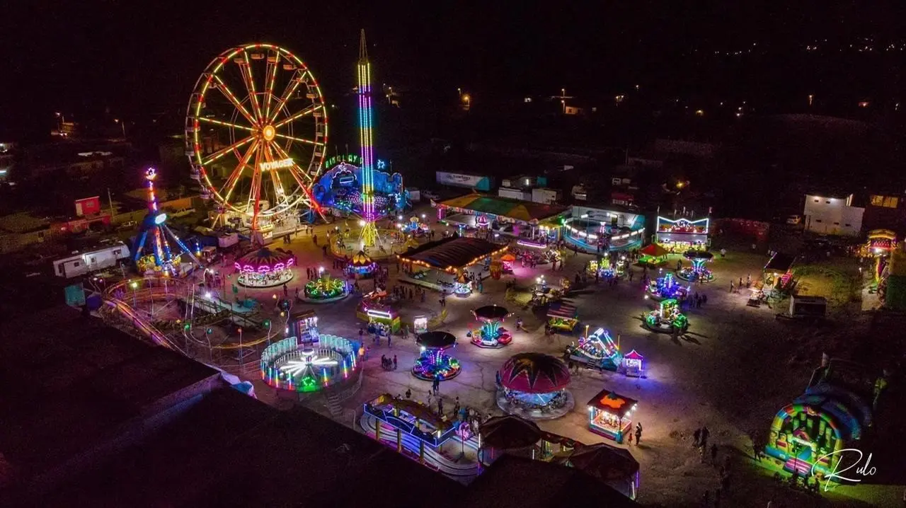 La Feria de la Uva en Parras es otro evento clave que atrae visitantes tanto locales como foráneos. (Fotografía: Archivo)