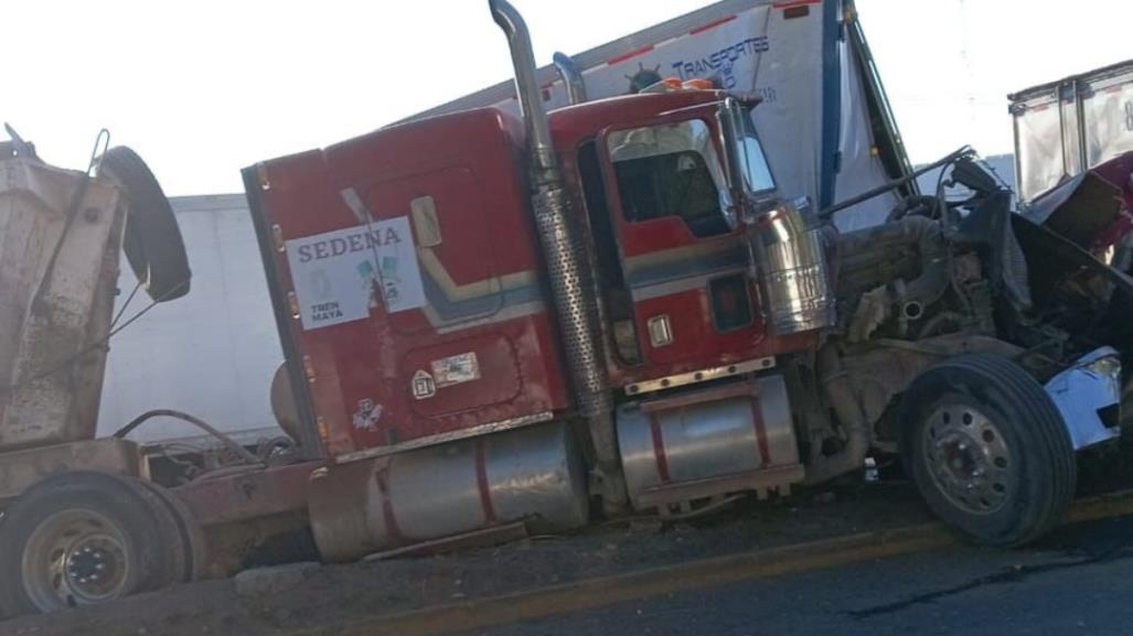 Carambola en autopista México-Querétaro provoca caos vial