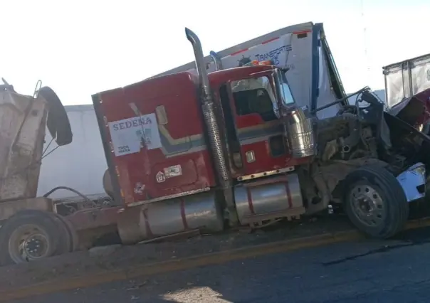 Carambola en autopista México-Querétaro provoca caos vial