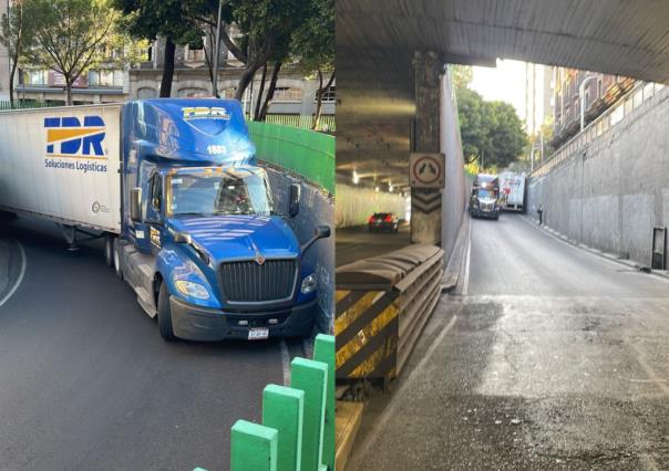 ¡Y va de nuevo! Tráiler se atora al intentar cruzar por túnel vehicular