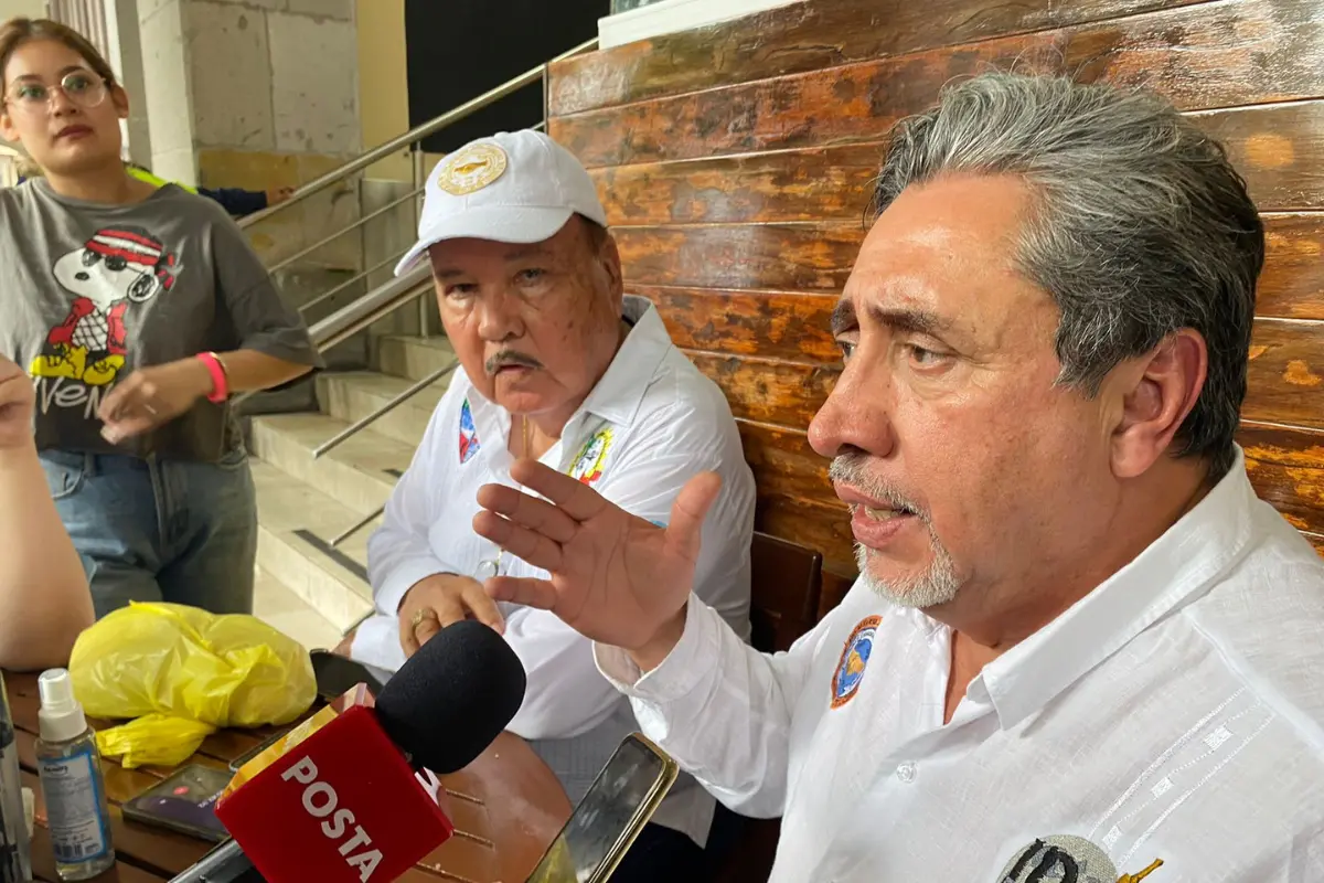 Alejandro Pulido Cueto, secretario general del Sindicato de Maniobristas, reclama el cumplimiento de la promesa que les hizo el presidente López Obrador. Foto: Rosalinda Morales