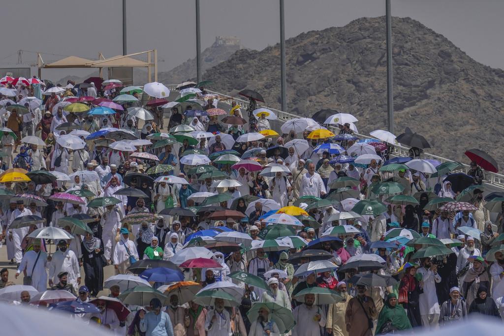 Mueren cientos de peregrinos en camino a la Gran Mezquita de La Meca