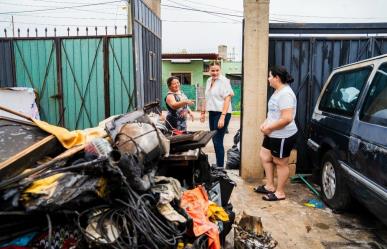 Cecilia Patrón lleva apoyo a familia afectada por incendio