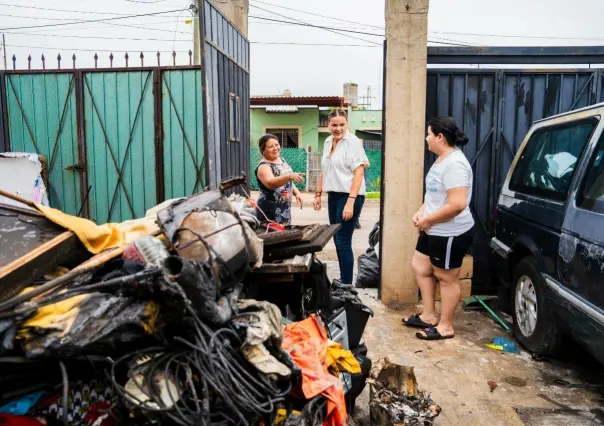 Cecilia Patrón lleva apoyo a familia afectada por incendio