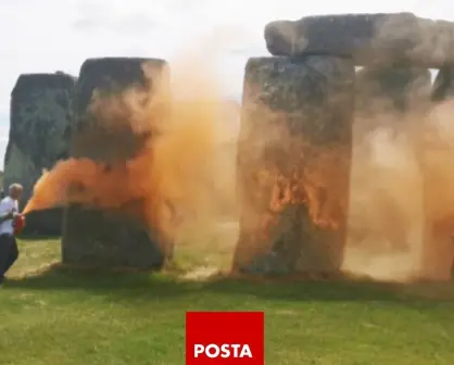 Activistas de Just Stop Oil rocían con pintura naranja el histórico Stonehenge