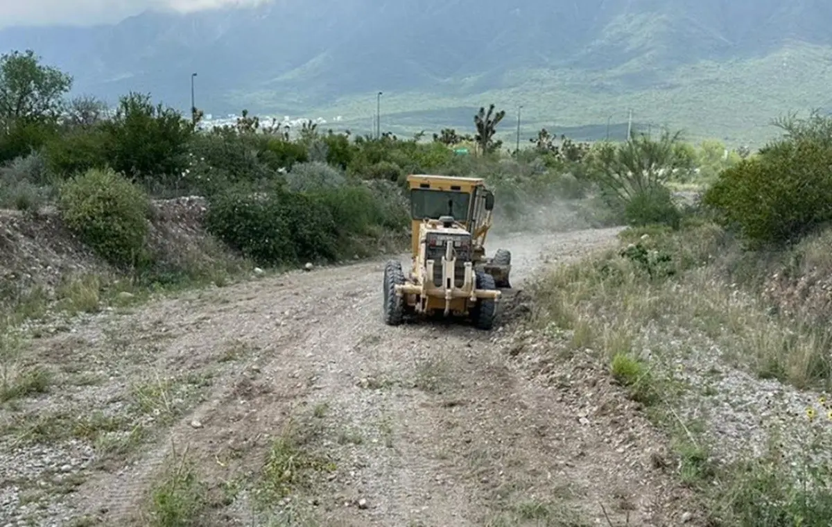 Empresas de García se unen para apoyar en labores de limpieza ante lluvias