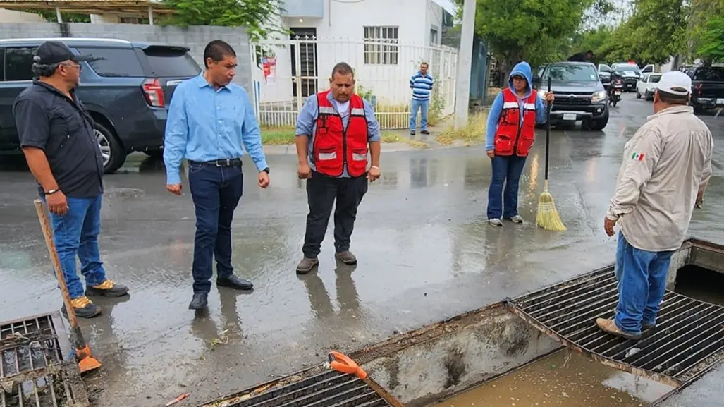 Alcalde de Juárez supervisa limpieza en arroyos y drenaje por tormenta Alberto