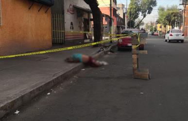 Hallan a hombre asesinado a golpes en colonia Morelos