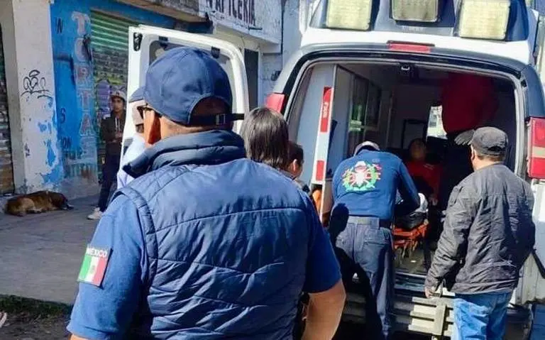 Mujer recibe balazo durante pelea entre taxistas en Zinacantepec