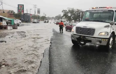 Cierres viales en Santa Catarina por fuertes lluvias