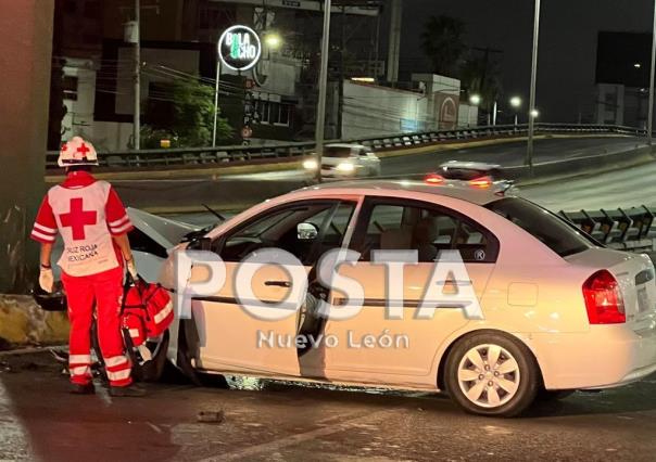 Muere tras estrellarse en avenida Gonzalitos