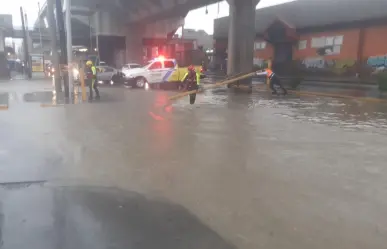 Cierran avenidas Rodrigo Gómez y Penitenciaria en Monterrey por encharcamiento