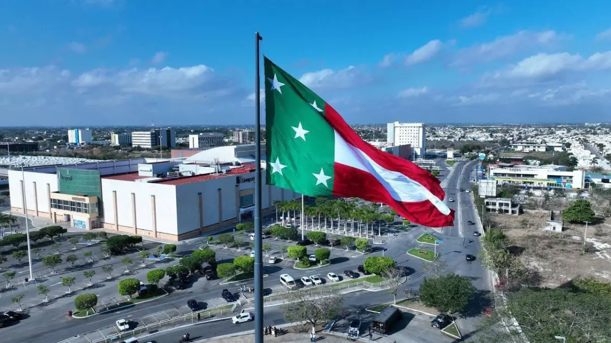 La bandera es uno de los símbolos de la unidad e identidad yucateca Foto: Cortesía