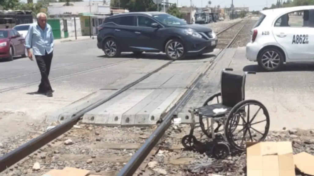 Se amputa los dos brazos y una pierna al lanzarse al paso del tren