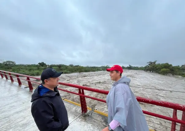 Verifica Francisco Treviño funcionamiento de pluviales por lluvias en Juárez