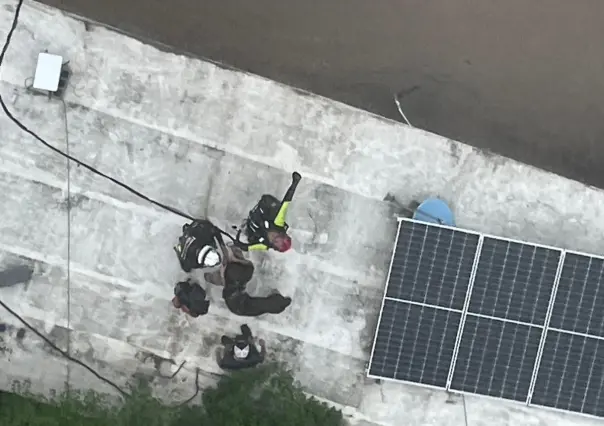 Rescatan a tres personas tras desbordamiento del río Ramos en Montemorelos