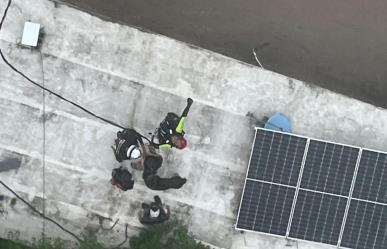 Rescatan a tres personas tras desbordamiento del río Ramos en Nuevo León | VIDEO