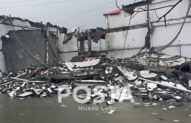 Fuertes vientos y lluvias destruyen locales en Monterrey