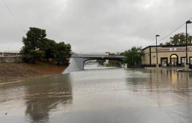 Cierran más de 20 calles y avenidas en Monterrey por las lluvias