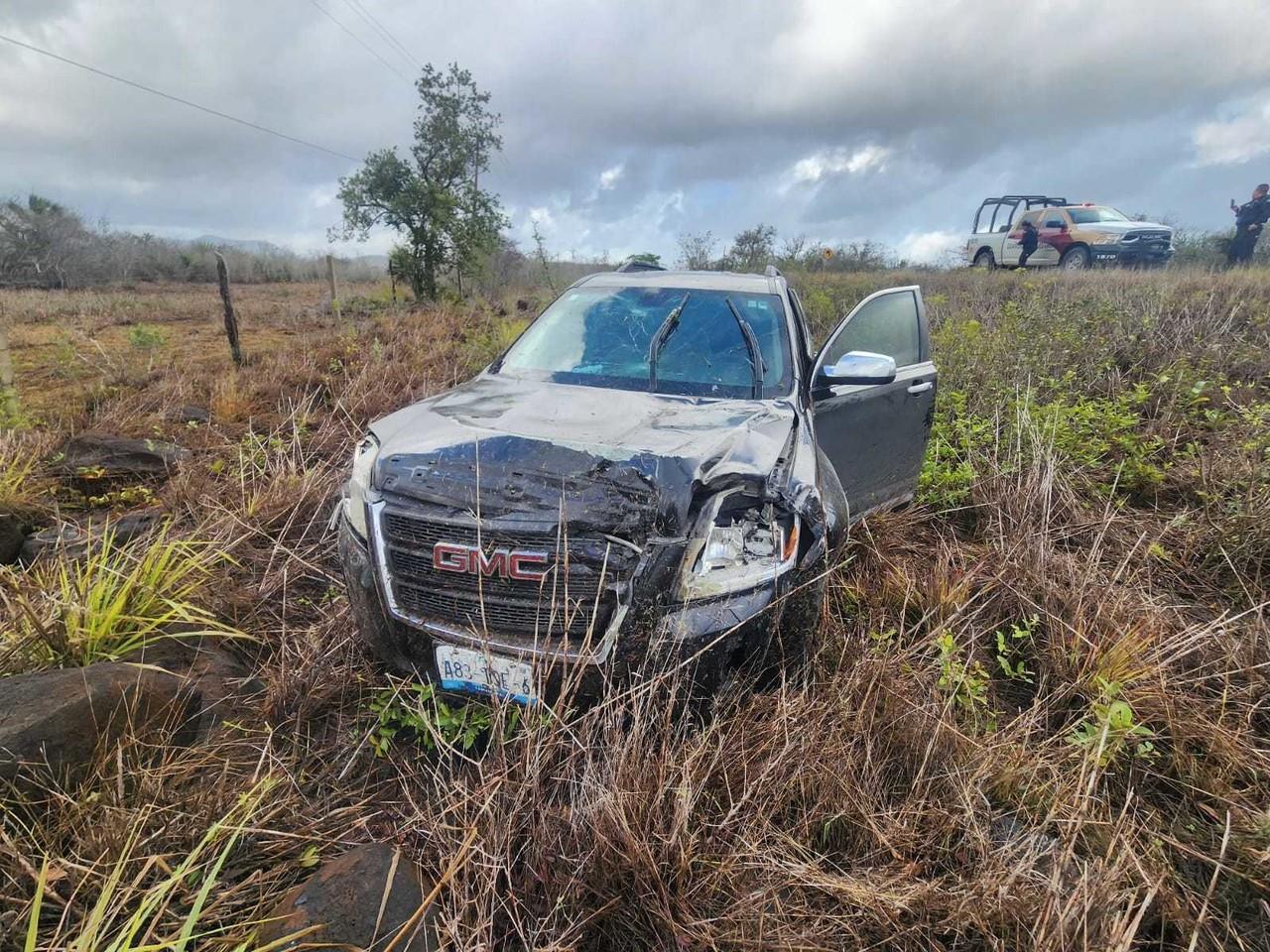 Guardia Estatal brindó atención a personas lesionadas derivado de una volcadura en el km 56 de la carretera federal 180. Foto: SSPT