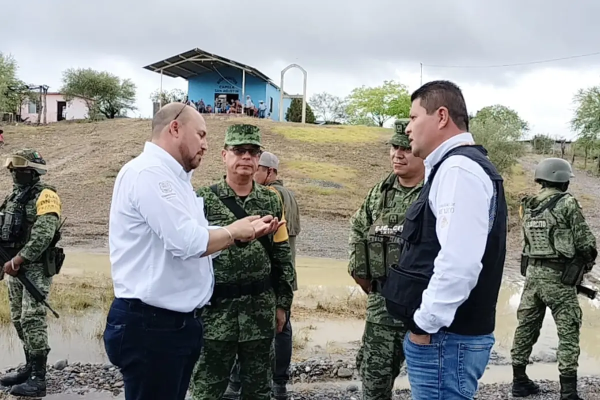 Autoridades de los 3 órdenes recorrieron hoy comunidades afectadas por las lluvias. Foto: Delegación de Bienestar Social