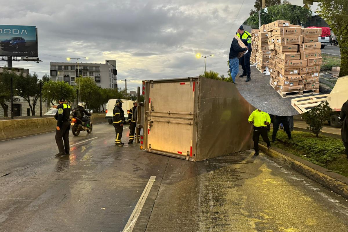 Camión se cae en Circuito Interior. Foto: Ramón Ramírez