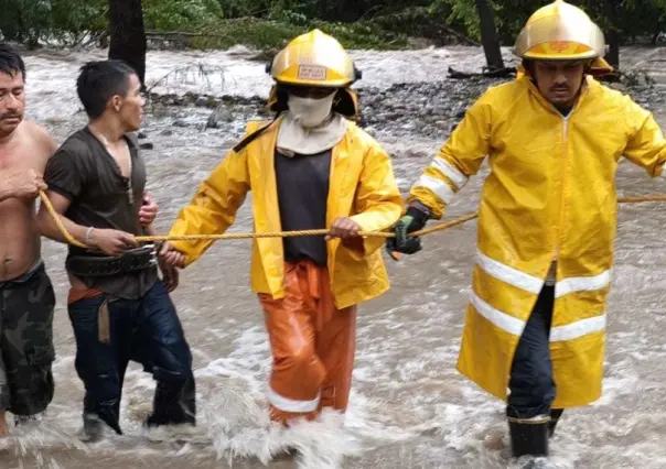 Rescatan a joven arrastrado por la corriente del Río San Marcos en Victoria