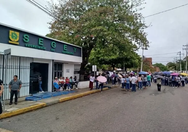 Siguen las manifestaciones de maestros en Mérida