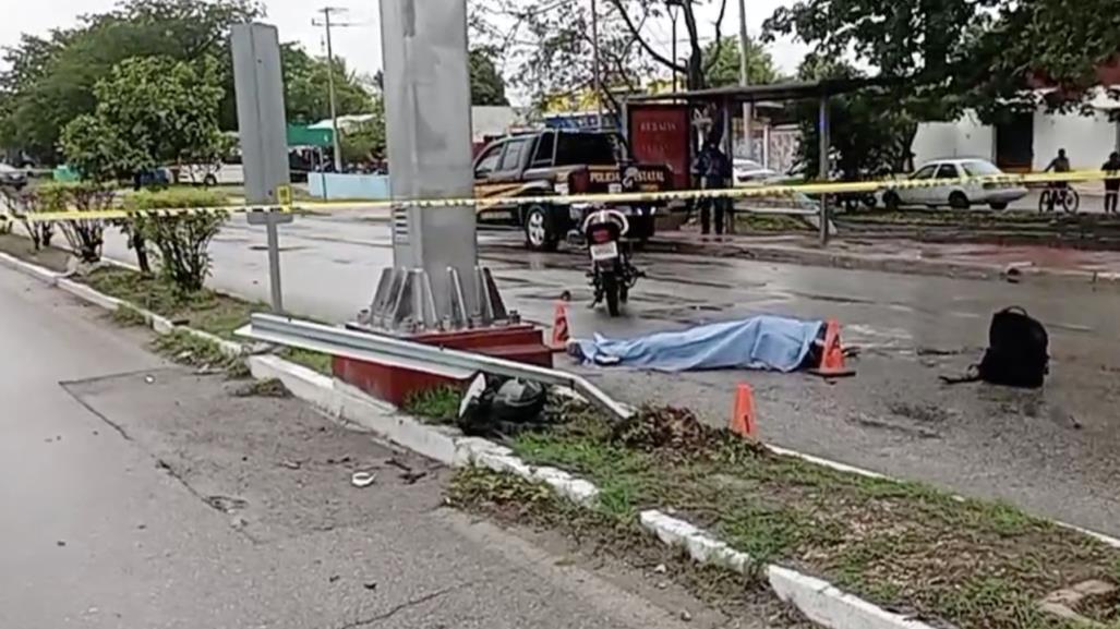 Muere moticiclista al derrapar  en la Avenida Quetzalcóatl de Mérida