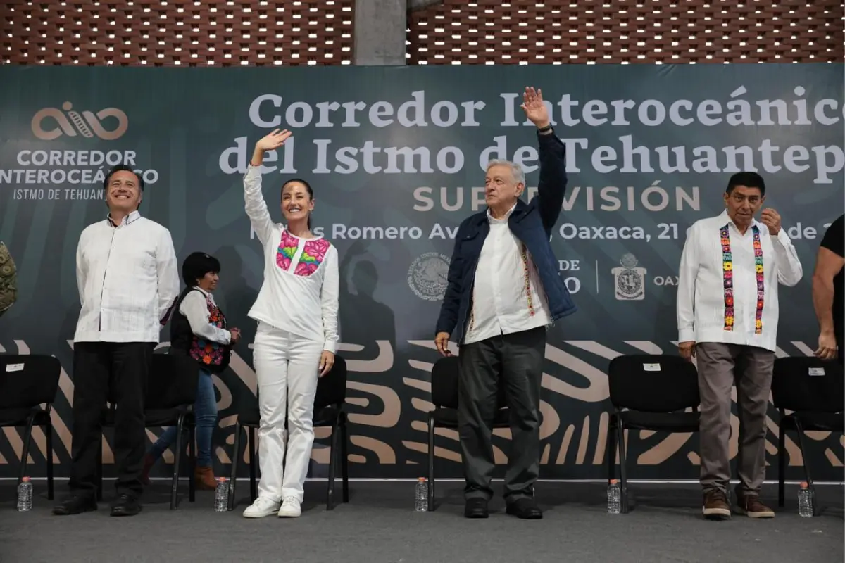 Claudia Sheinbaum y AMLO en Oaxaca, Foto: Especial