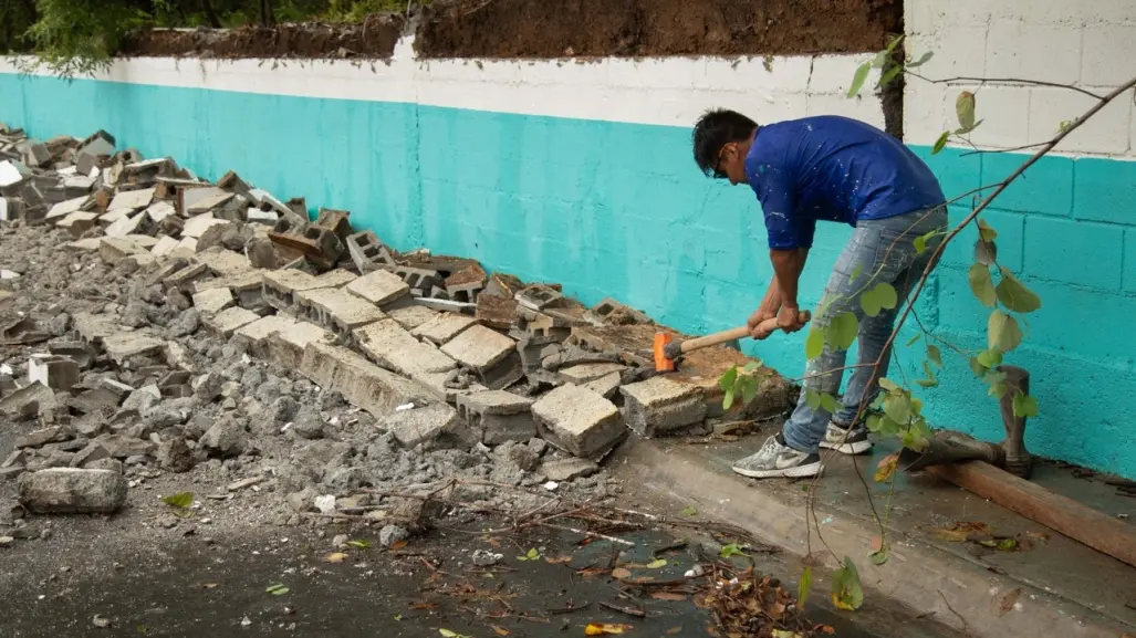 Secretaría de Educación atiende daños en planteles por tormenta