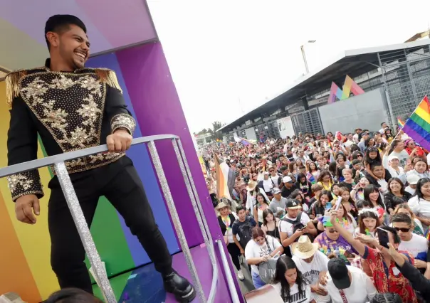 Alcalde encabeza marcha por el orgullo LGBTTI+ en Neza
