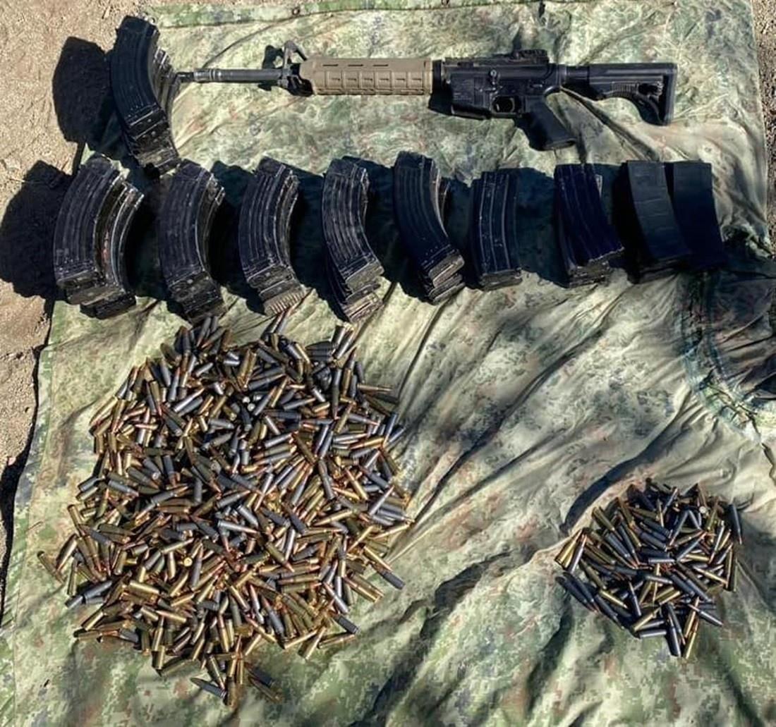 Hallan un fusil, mil cartuchos y 42 cargadores en Sonora