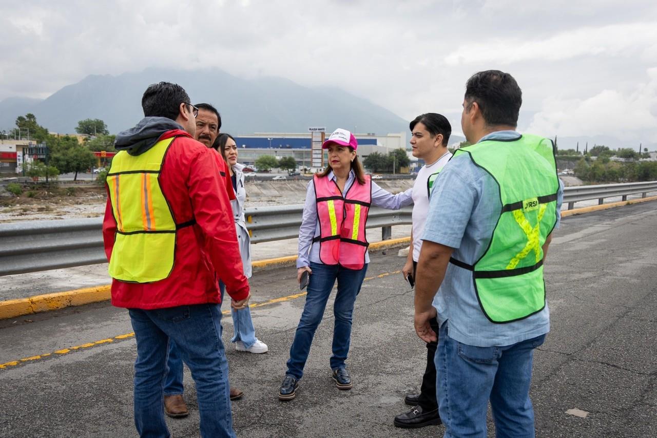 Cristina Díaz, alcaldesa de Guadalupe revisando los daños causados por la tormenta tropical AlbertoFoto: Gobierno de Guadalupe.