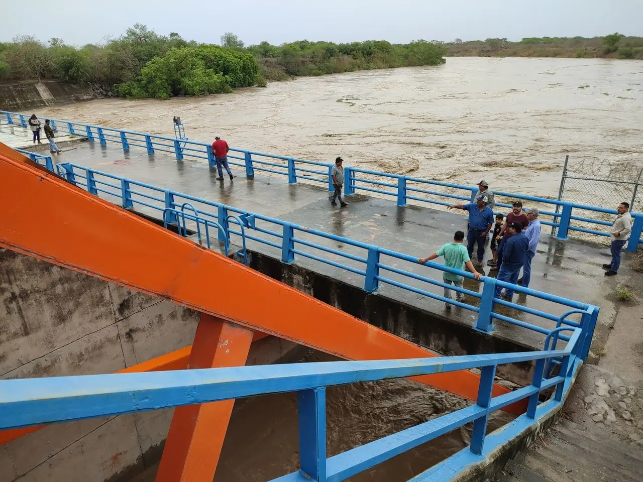 Canalón hacia la presa Las Ánimas. Foto: redes sociales