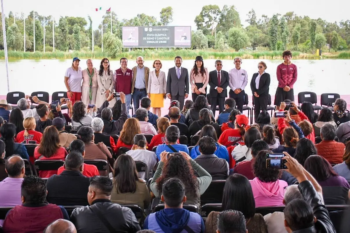 El Jefe de Gobierno capitalino con distintas autoridades de la CDMX. Foto: Gobierno CDMX