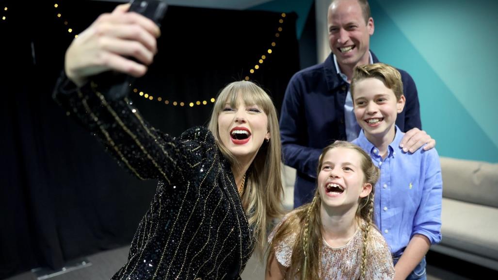 ¿Selfie real? Príncipe William y sus hijos disfrutan concierto de Taylor Swift